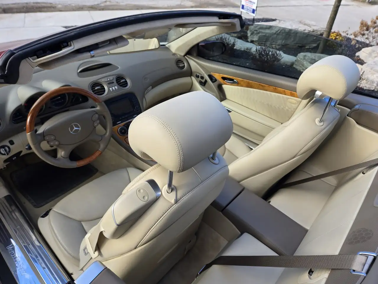 Mercedes-Benz SL снимка Mercedes-Benz SL