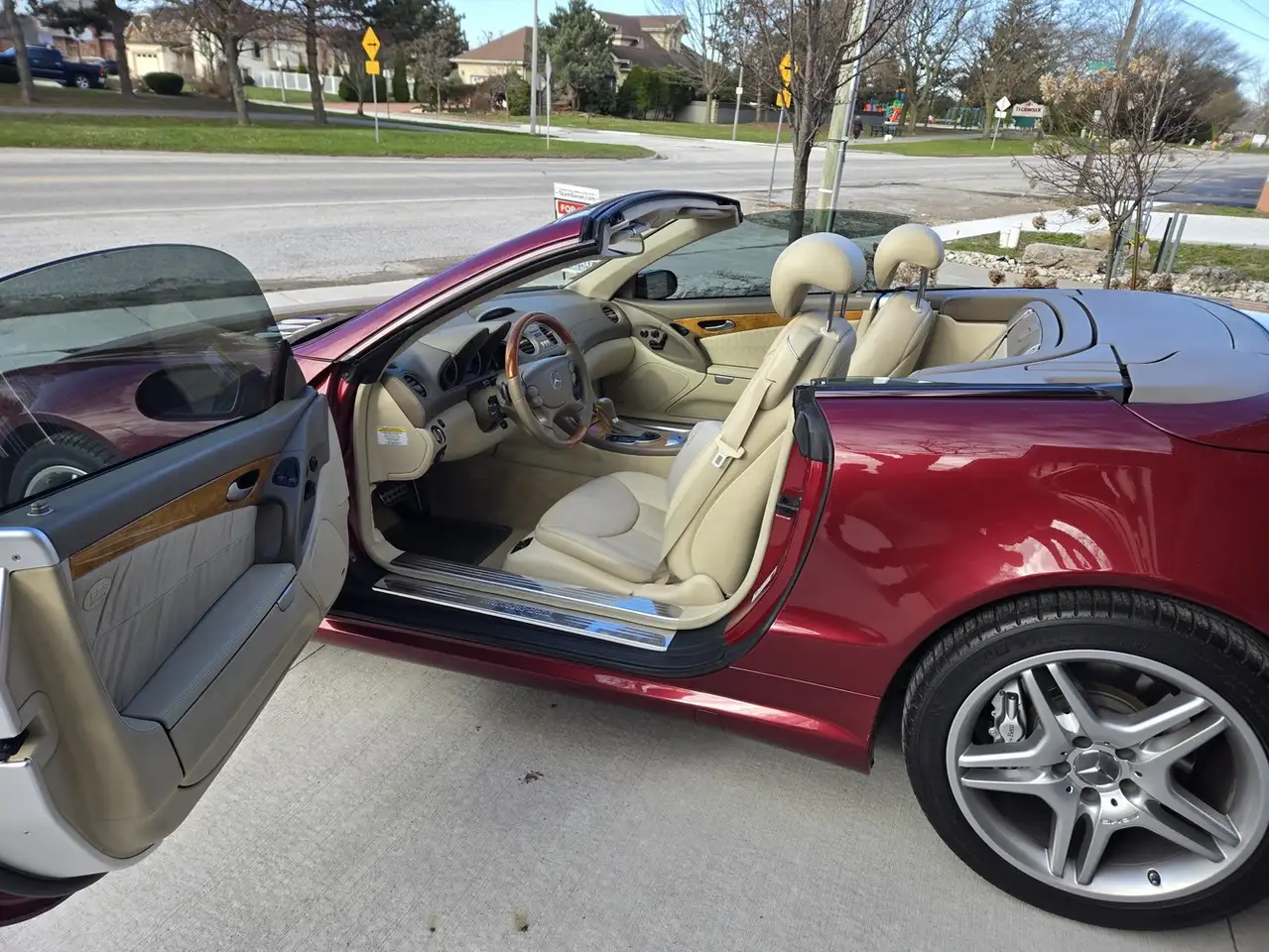 Mercedes-Benz SL снимка Mercedes-Benz SL
