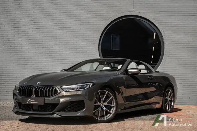 BMW M850 8-serie M850i xDrive High Executive B&W, Parking a