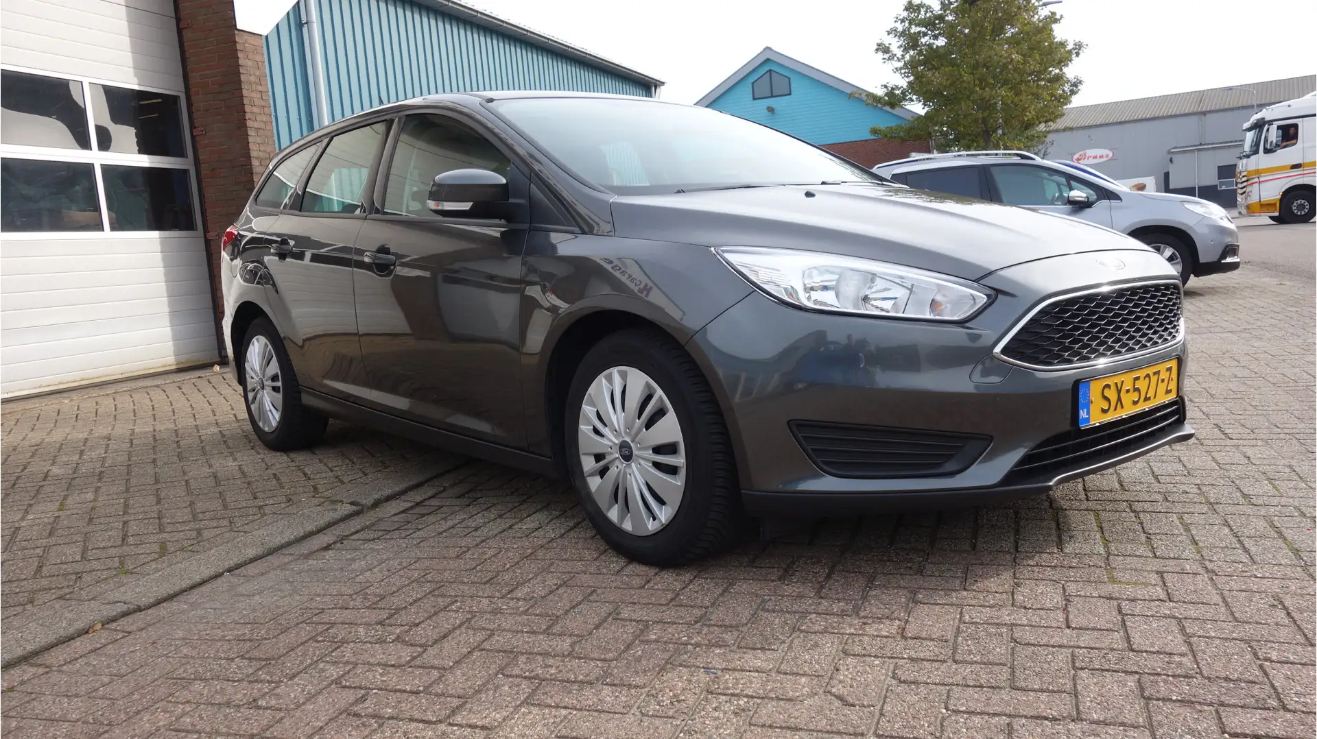 Ford Focus Wagon 1.0 Trend Gris - 2