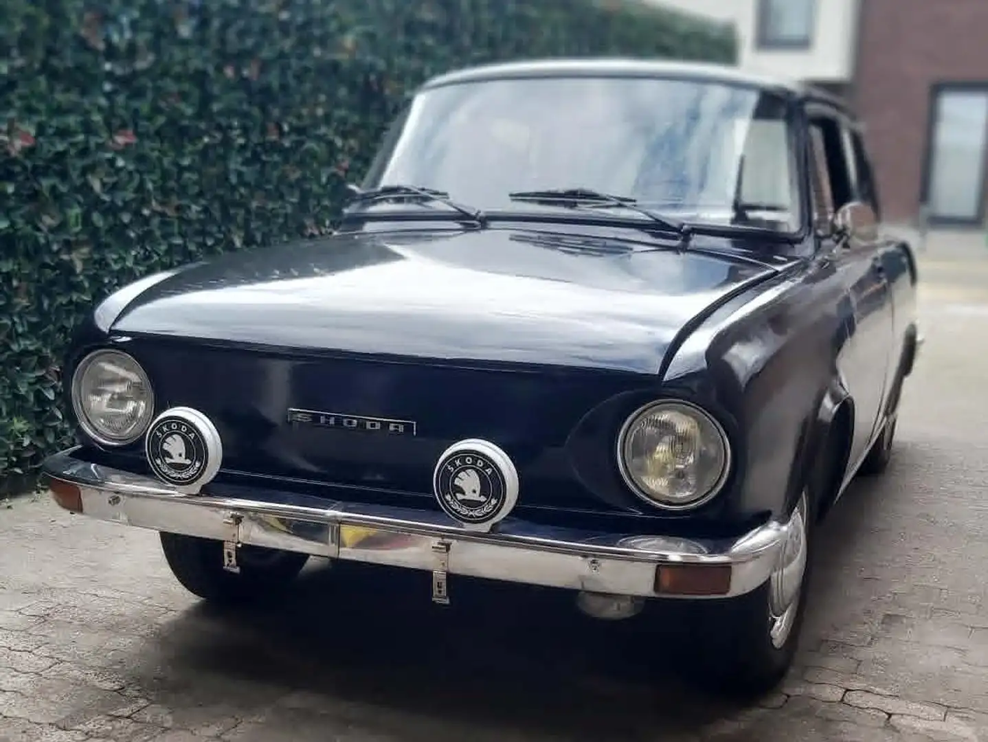 Skoda Sonstige s100 Schwarz - 2