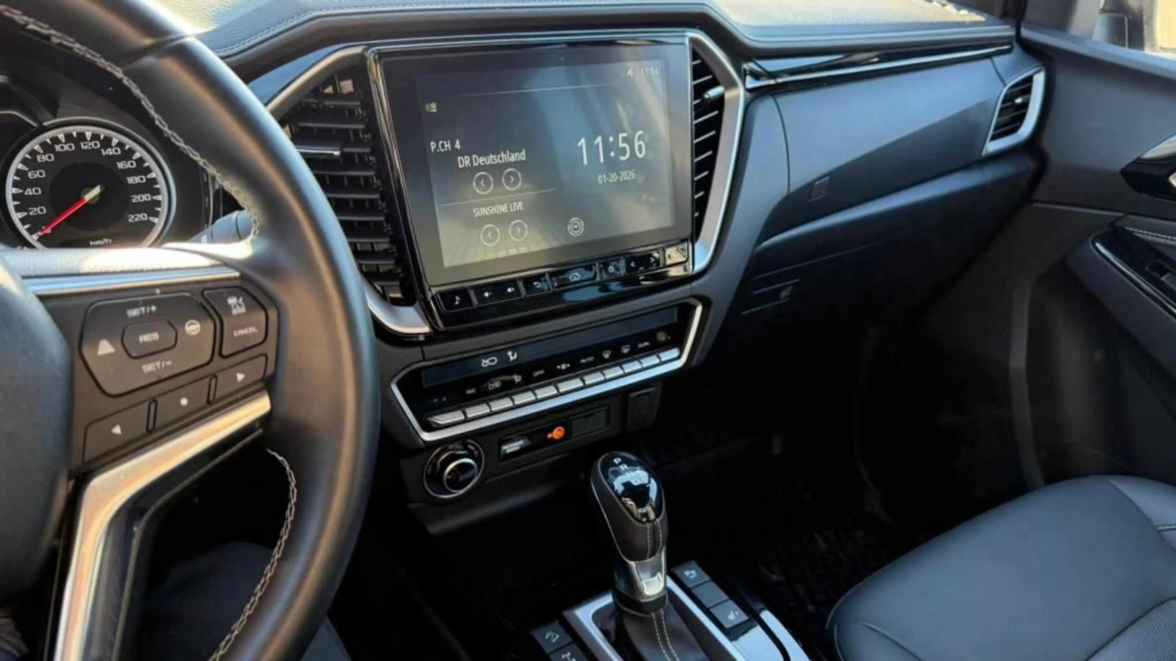 Isuzu D-Max Double Cab V-Cross Klimaautomatik+Kamera+L — photo 12