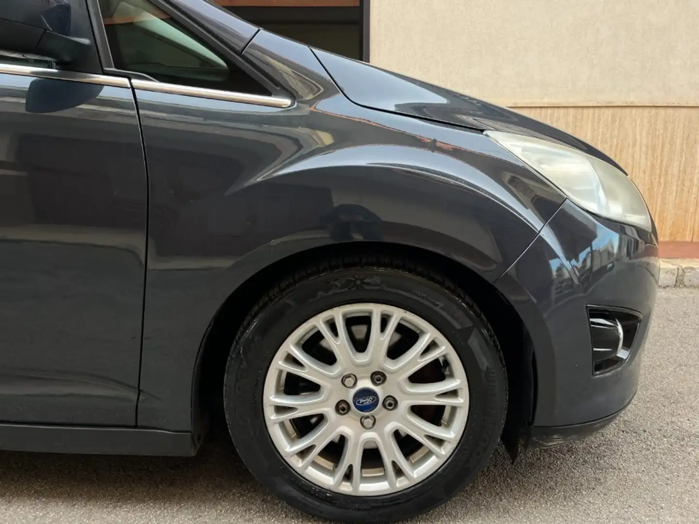 Ford C-Max 1.6 TDCi 115CV Titanium Gris - 2