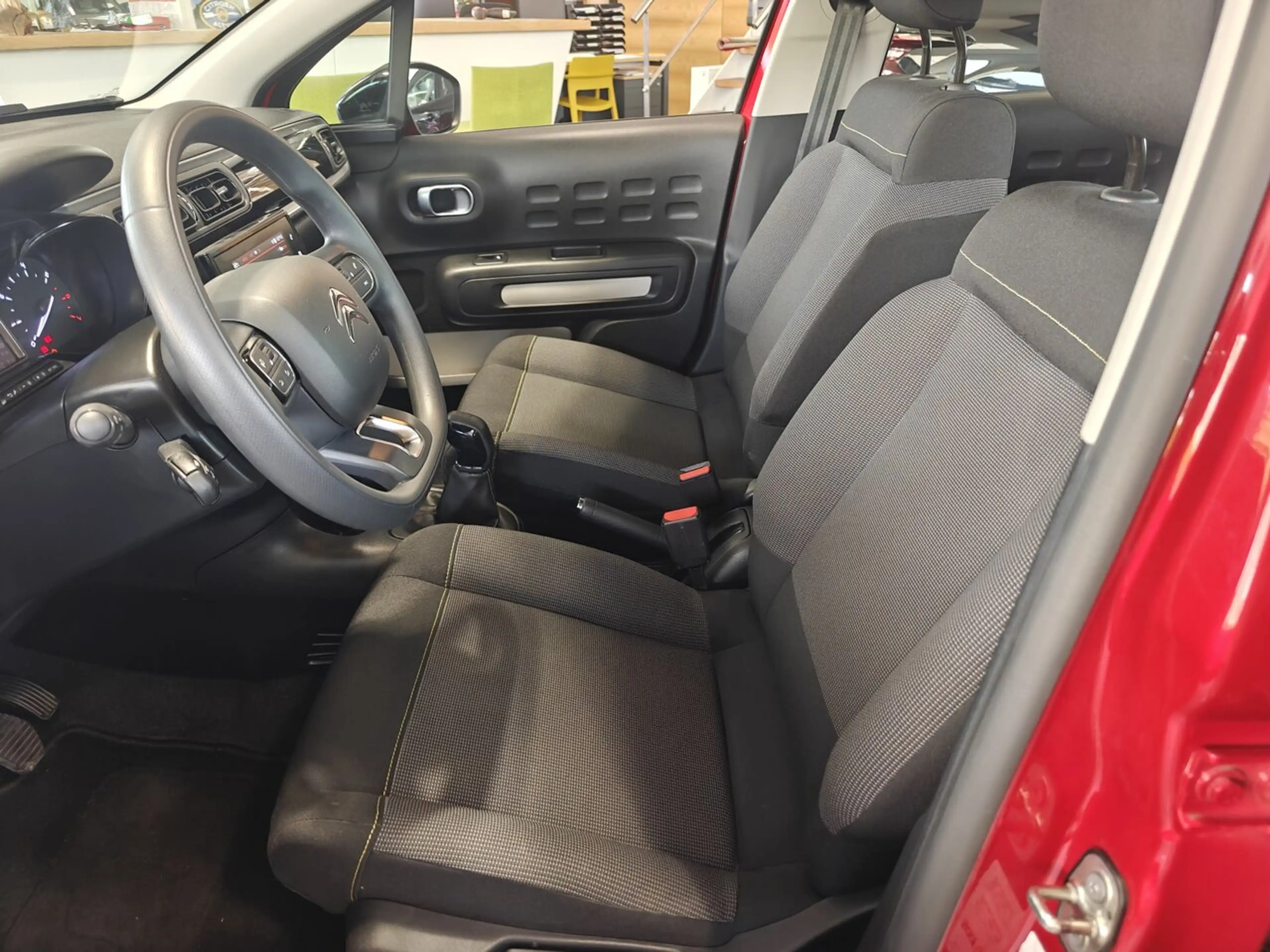 Citroen C3 1.2 PureTech 83 MAN | Plus | Carplay | Sensoren... — photo 7