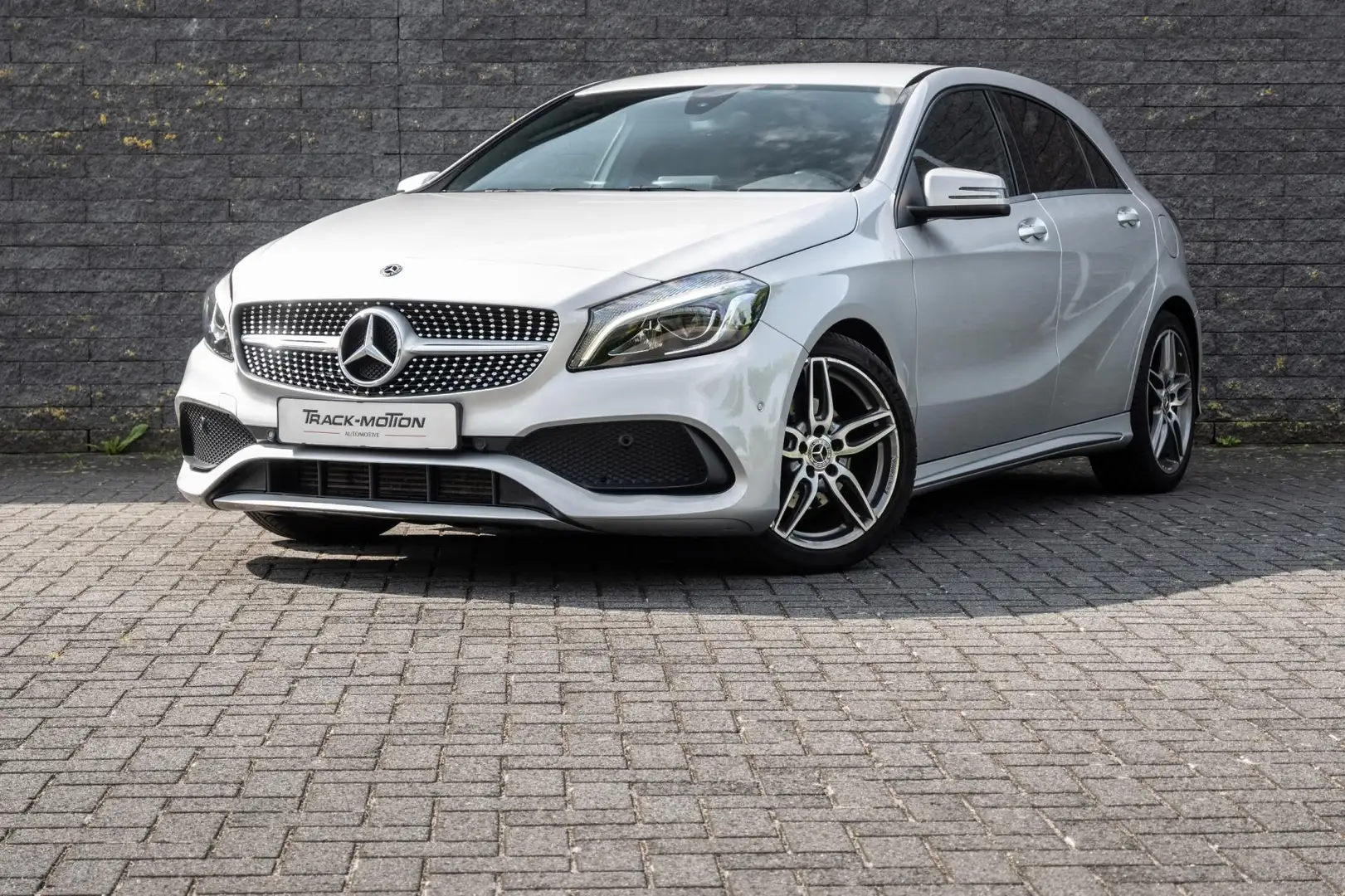Mercedes-Benz A 160 AMG-line FACELIFT Grijs - 2