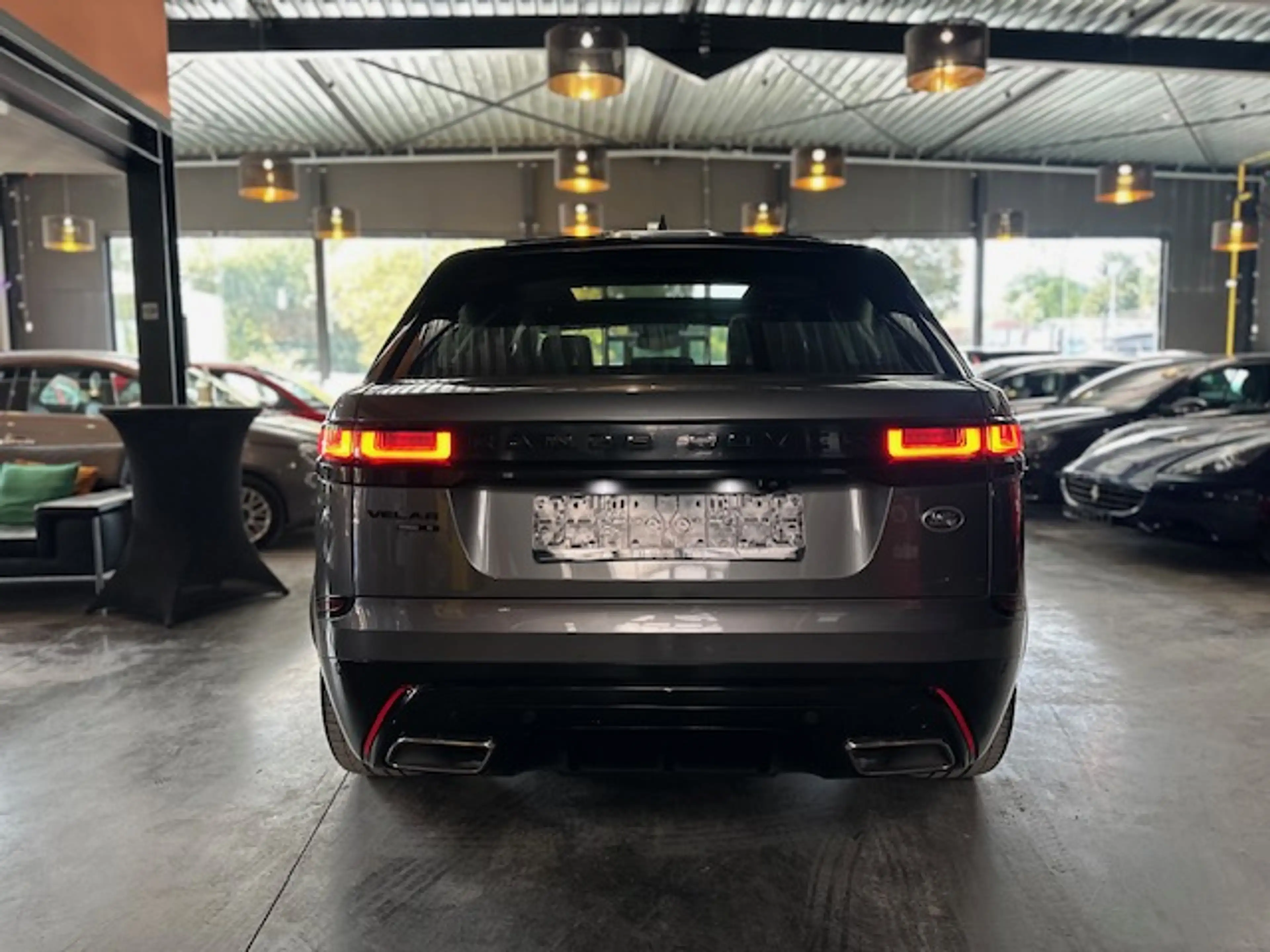 Land Rover Range Rover Velar Velar 2.0 V6 Turbo R-Dynamic - CARPLAY/NAV - MEDIA/TEL - A/C - LIM/REG — photo 6