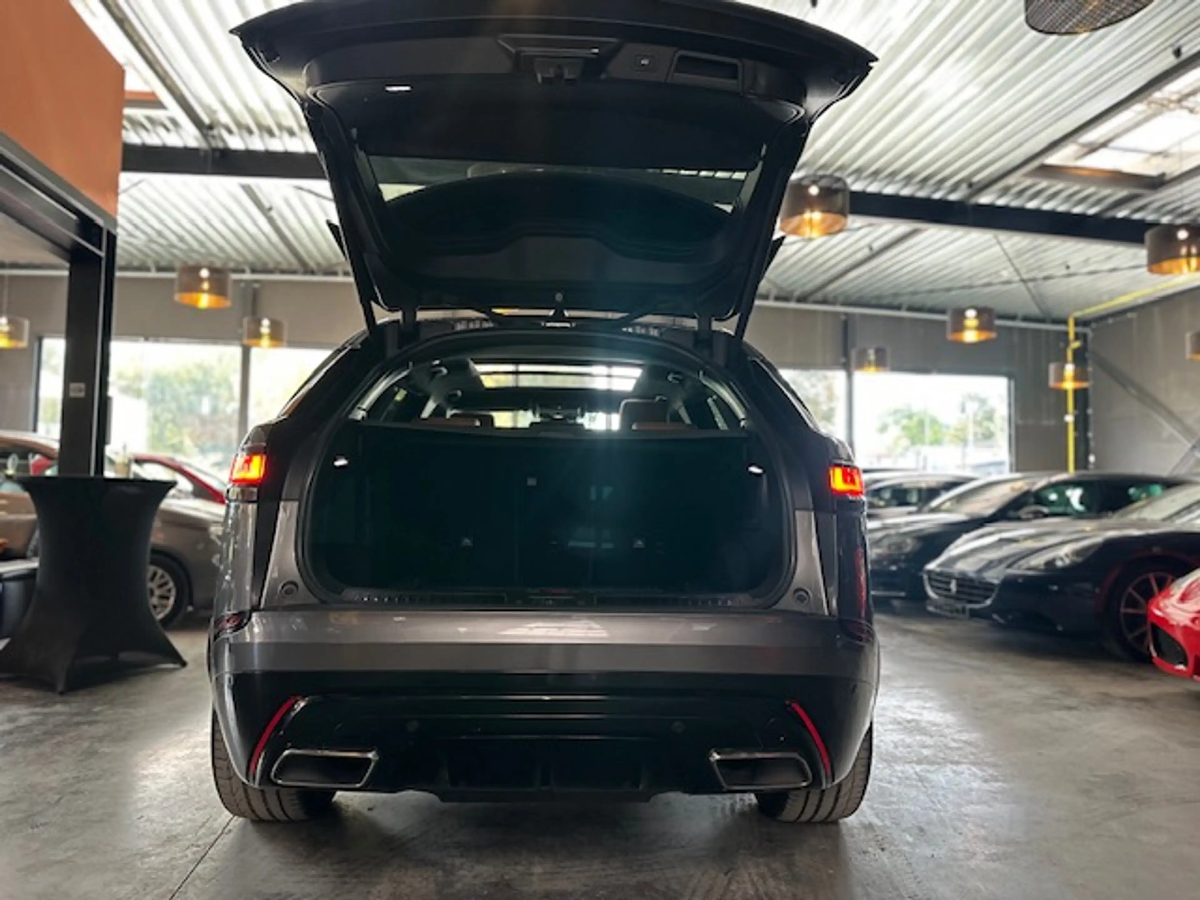 Land Rover Range Rover Velar Velar 2.0 V6 Turbo R-Dynamic - CARPLAY/NAV - MEDIA/TEL - A/C - LIM/REG — photo 7