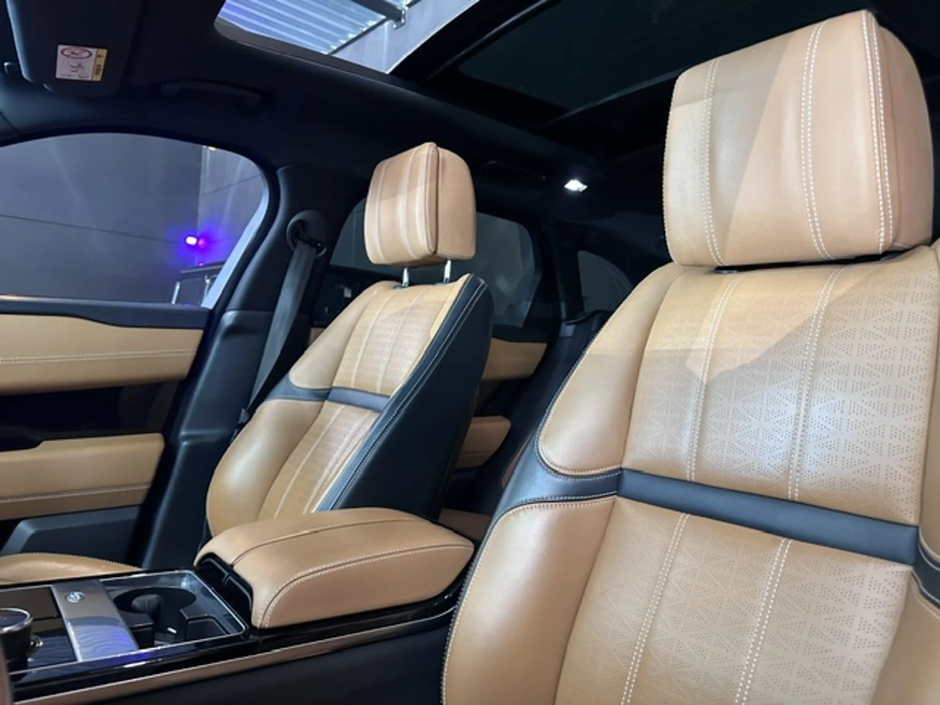Land Rover Range Rover Velar Velar 2.0 V6 Turbo R-Dynamic - CARPLAY/NAV - MEDIA/TEL - A/C - LIM/REG — photo 13