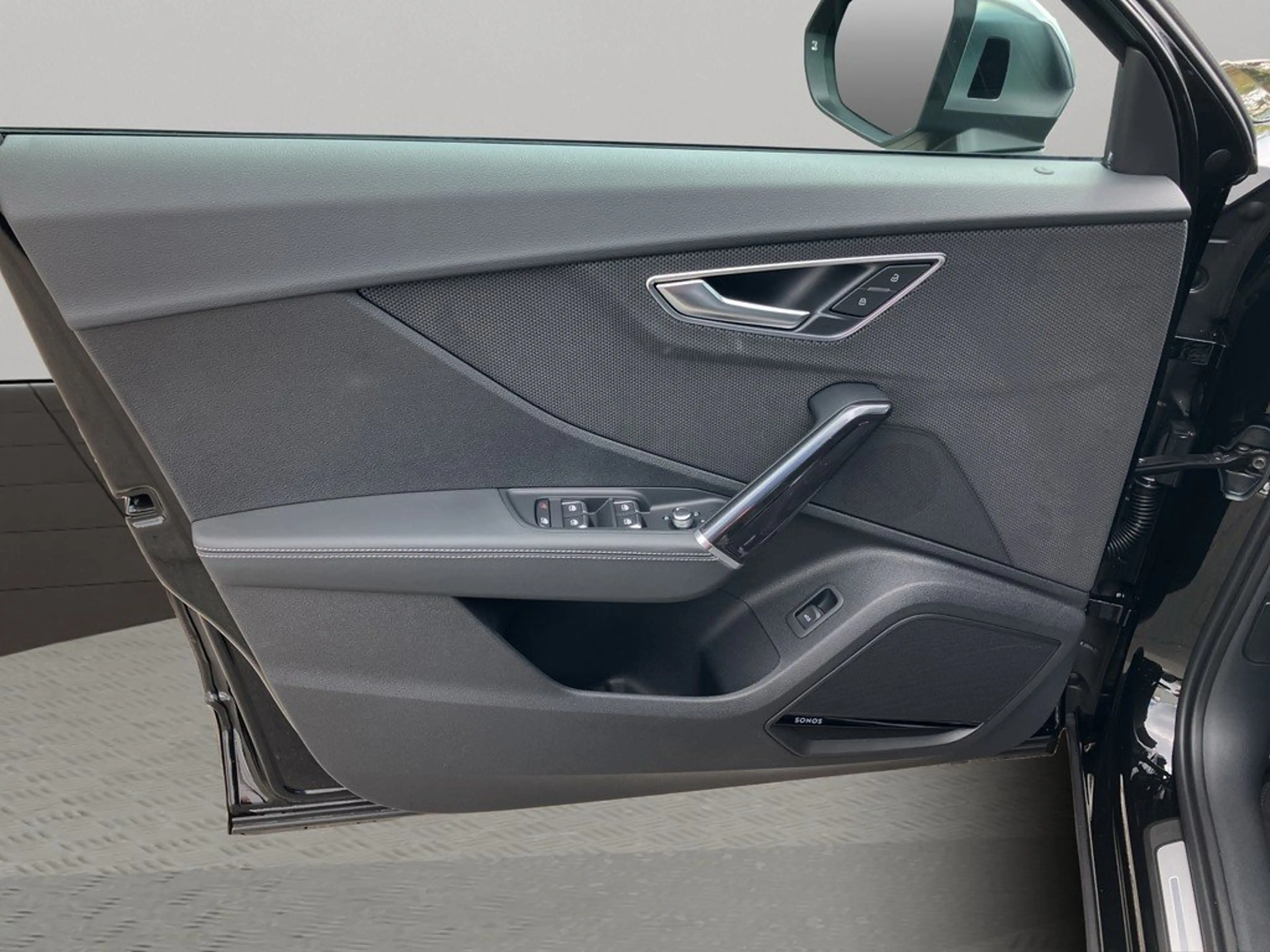 Audi SQ2 TFSI quattro — photo 10