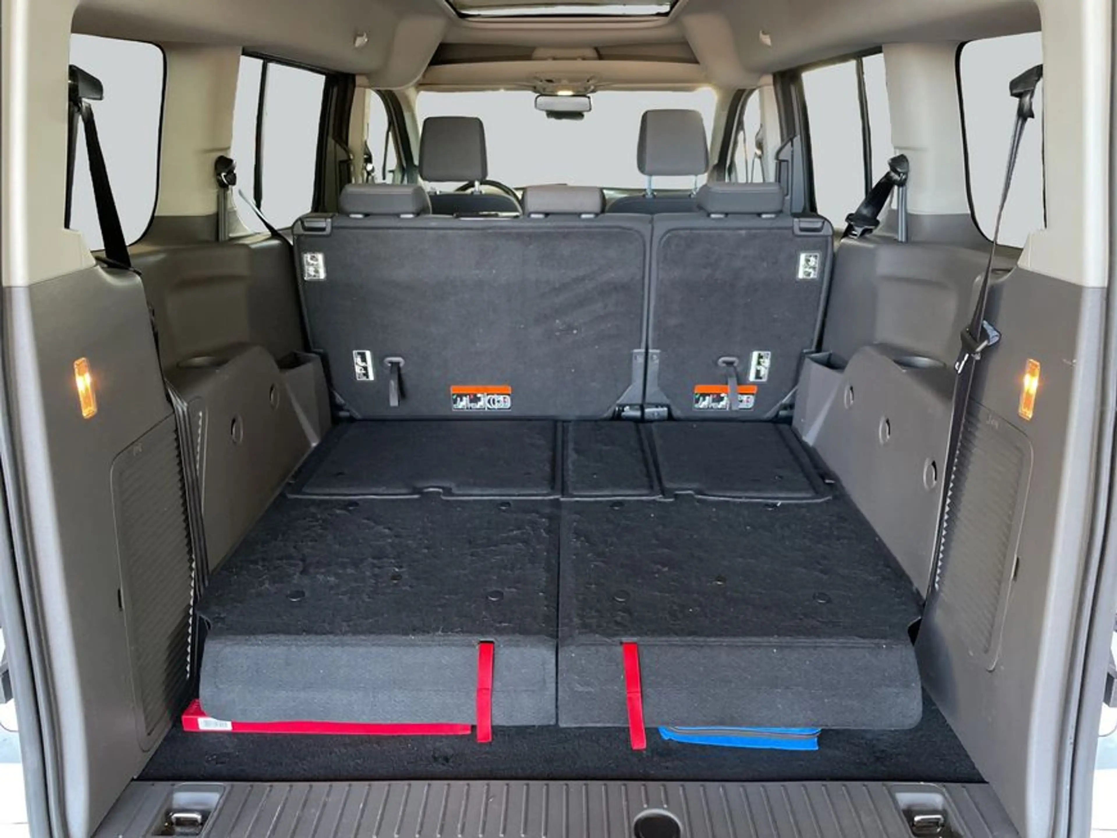 Ford Grand Tourneo Connect 1.5 Trend — photo 8