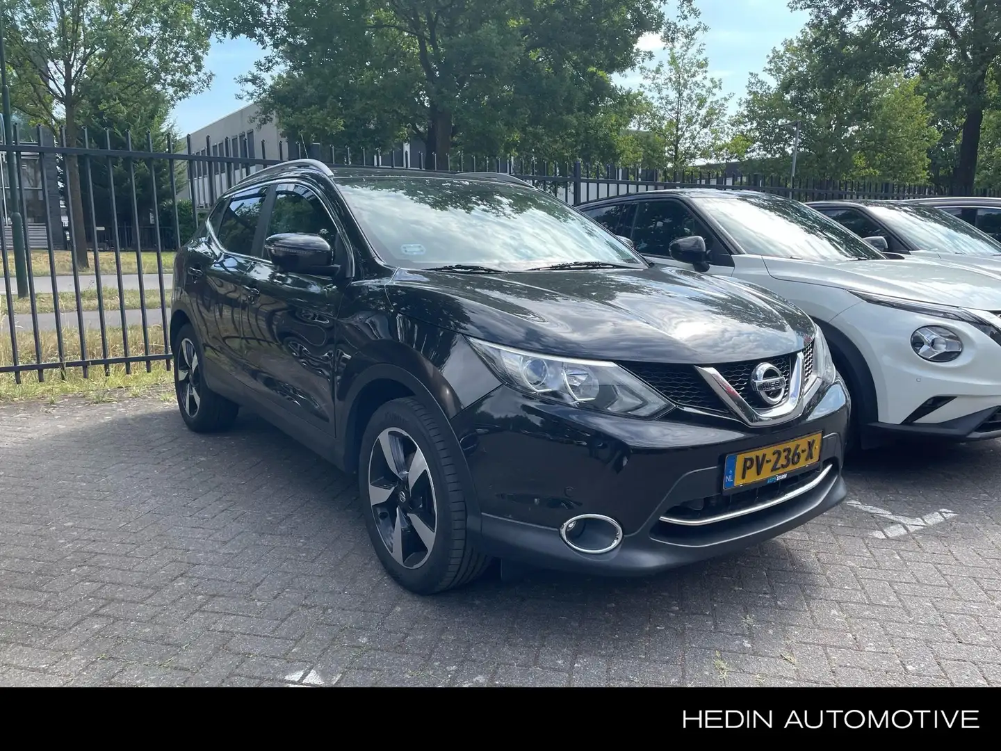 Nissan Qashqai 1.2 N-Connecta | panoramadak | Nero - 1