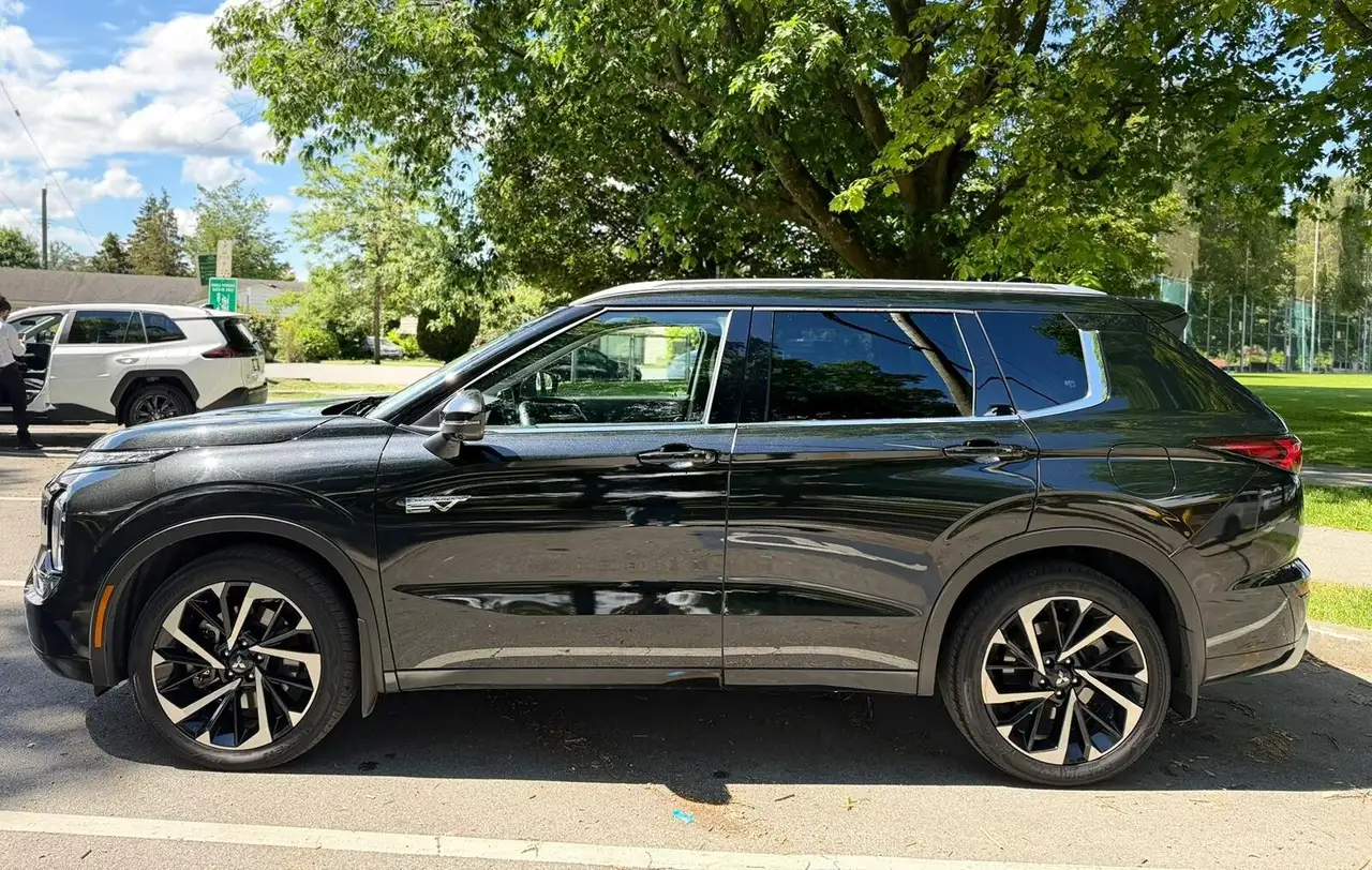 Mitsubishi Outlander снимка Mitsubishi Outlander