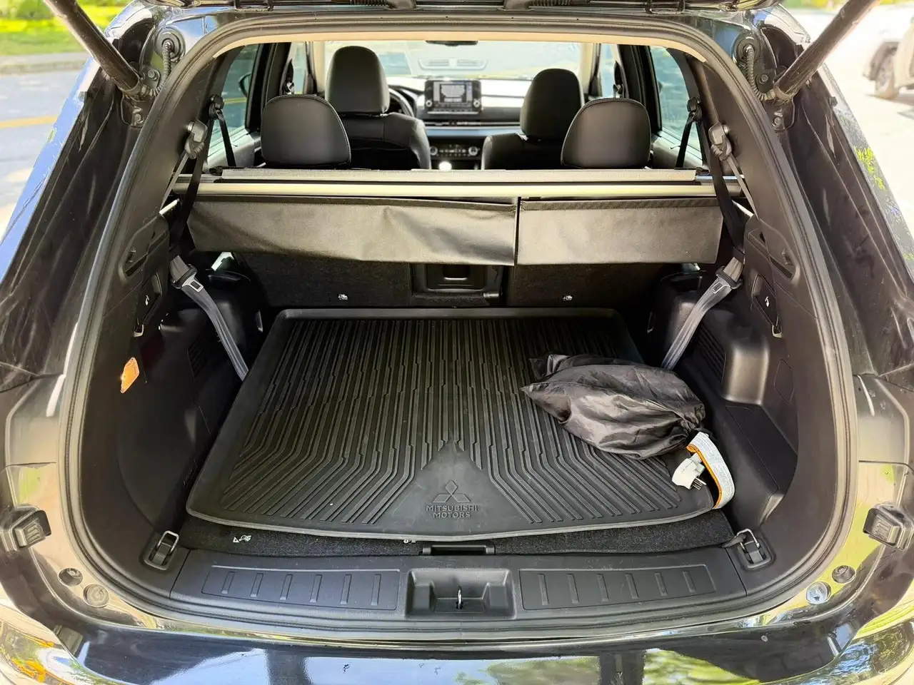 Mitsubishi Outlander снимка Mitsubishi Outlander