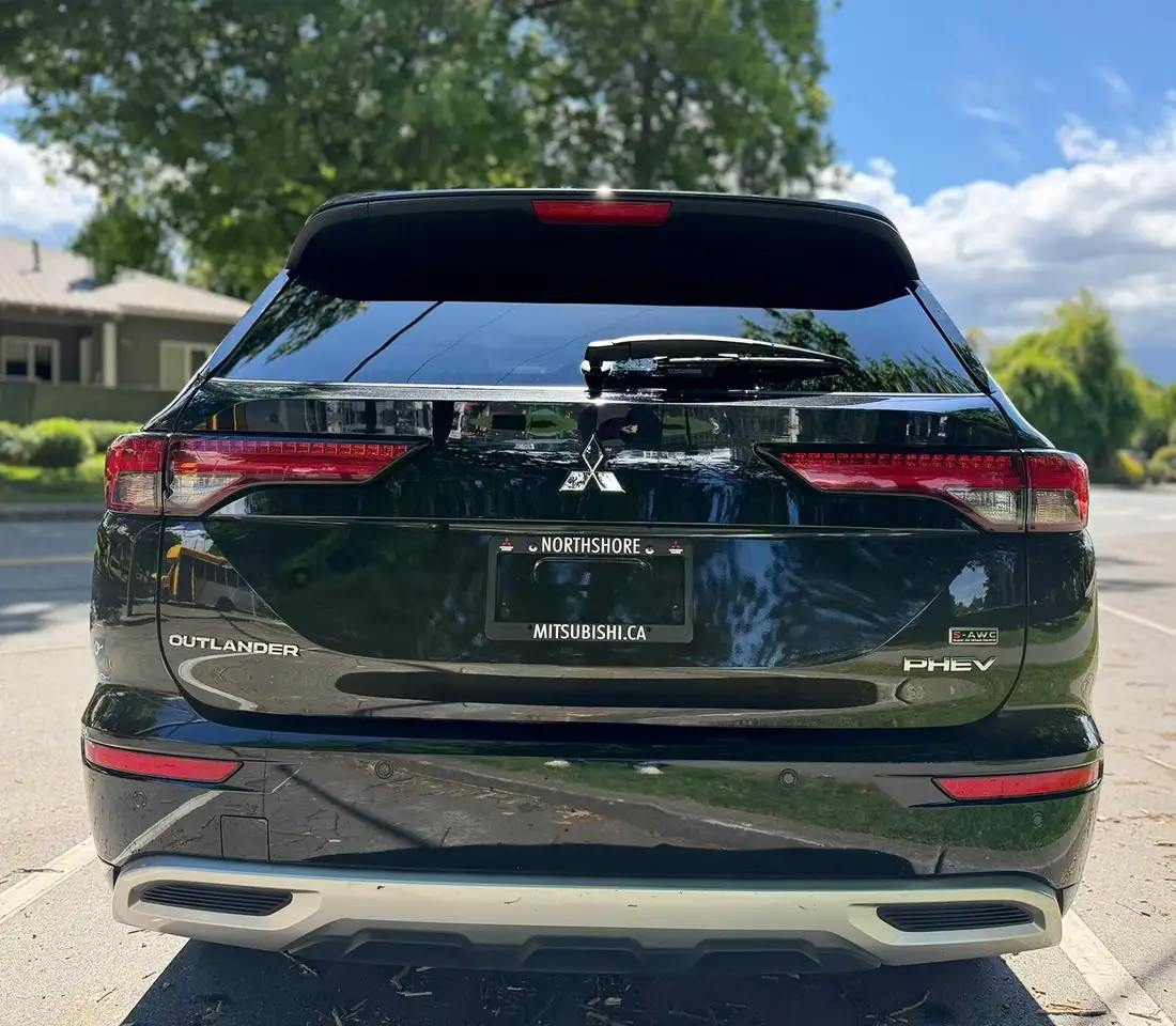 Mitsubishi Outlander снимка Mitsubishi Outlander