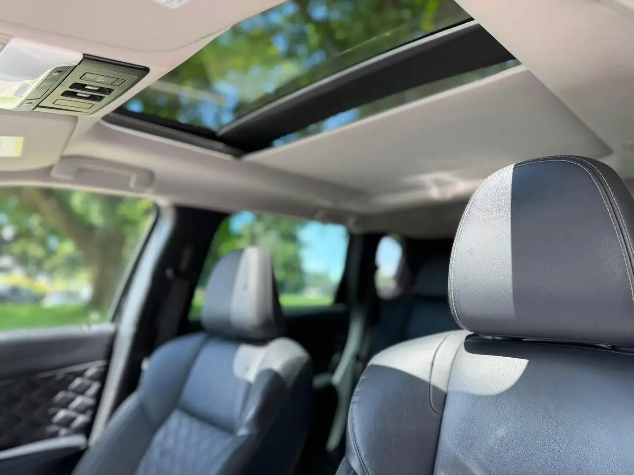 Mitsubishi Outlander снимка Mitsubishi Outlander
