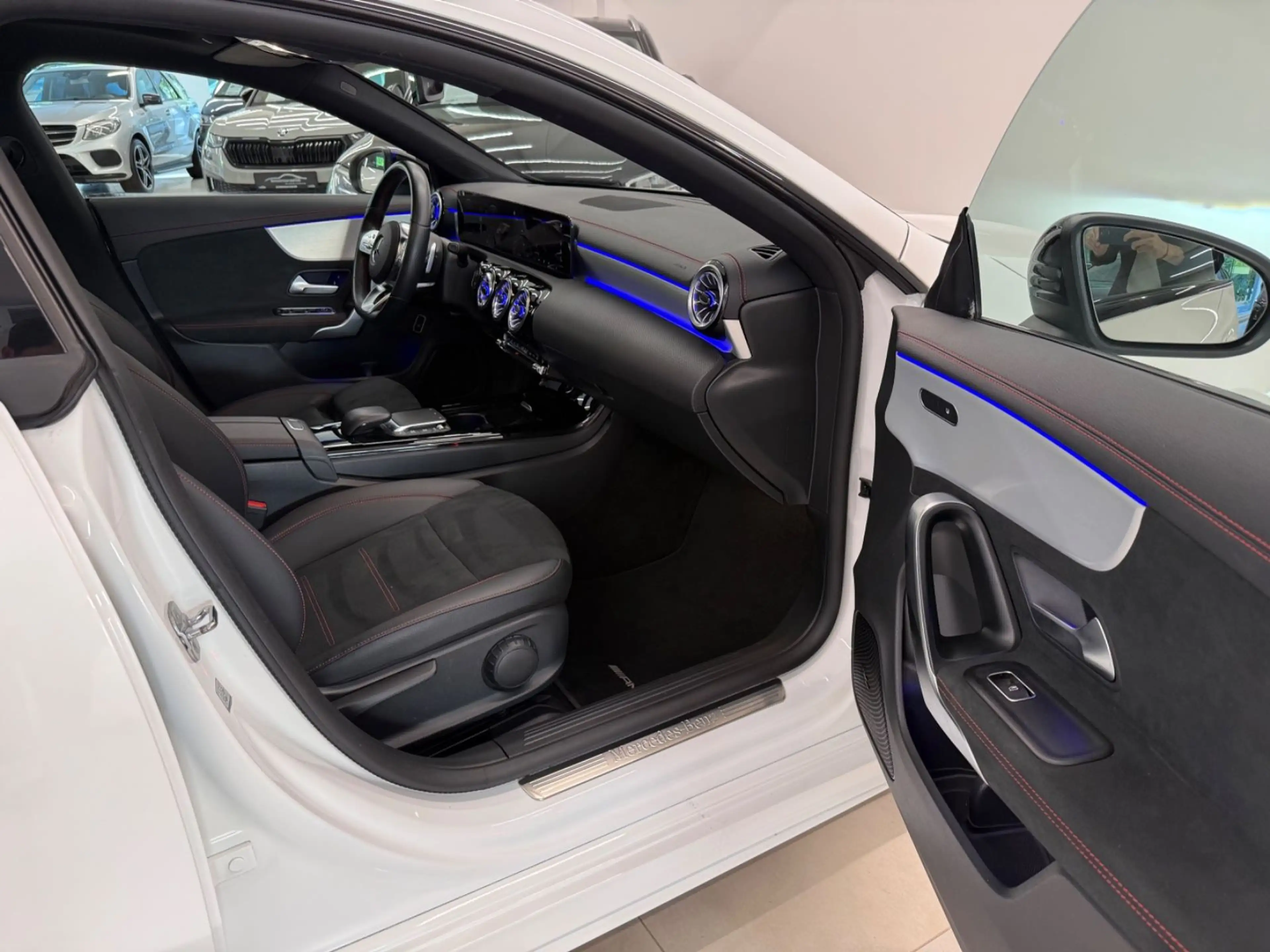 Mercedes-Benz CLA 220 4 Matic AMG Line Pano — photo 14