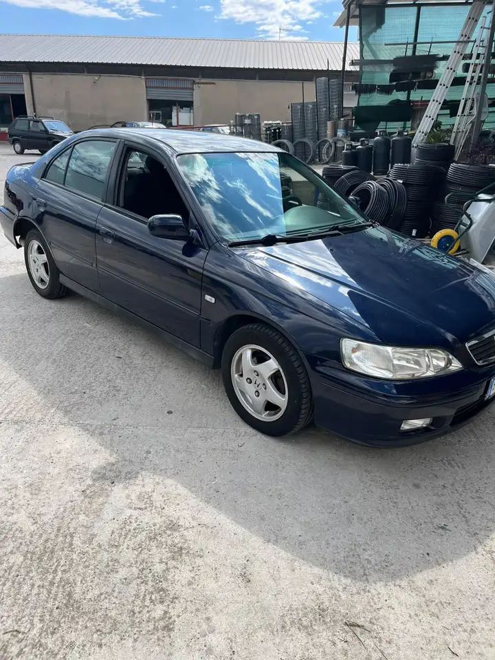 Honda Accord 1.8i ES, foto 1