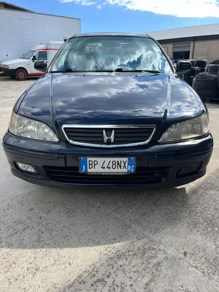 Honda Accord 1.8i ES, foto 2