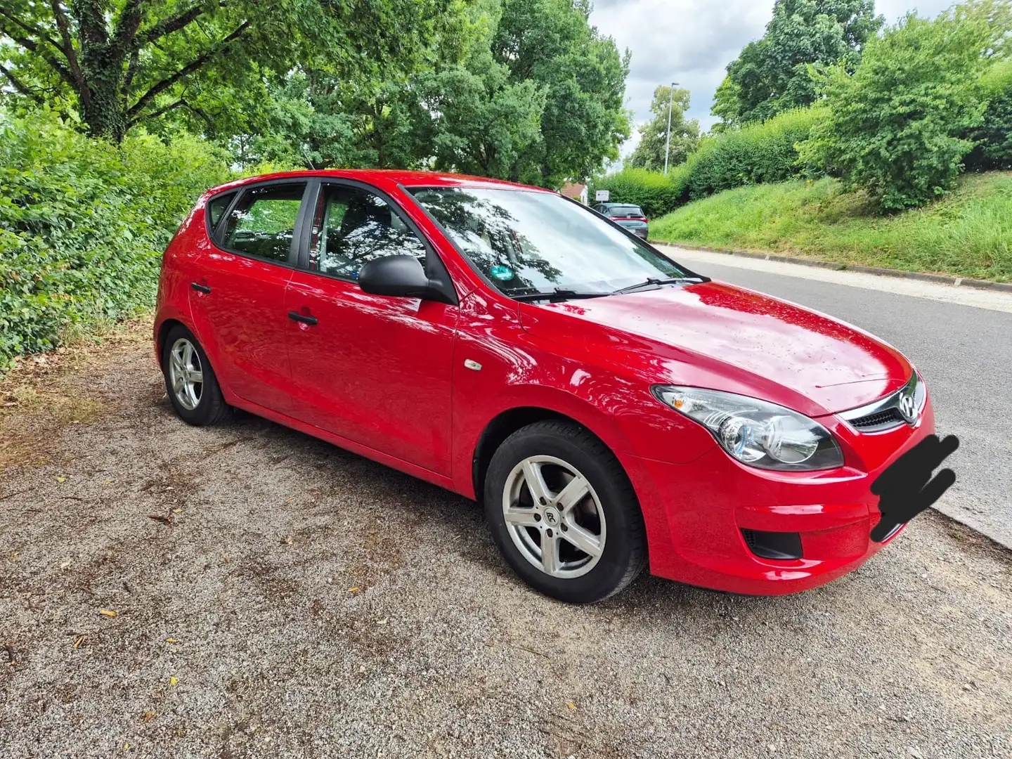 Hyundai i30 1.6 CRDi Classic KLIMA AHK TÜV 03.2027 Rouge - 1