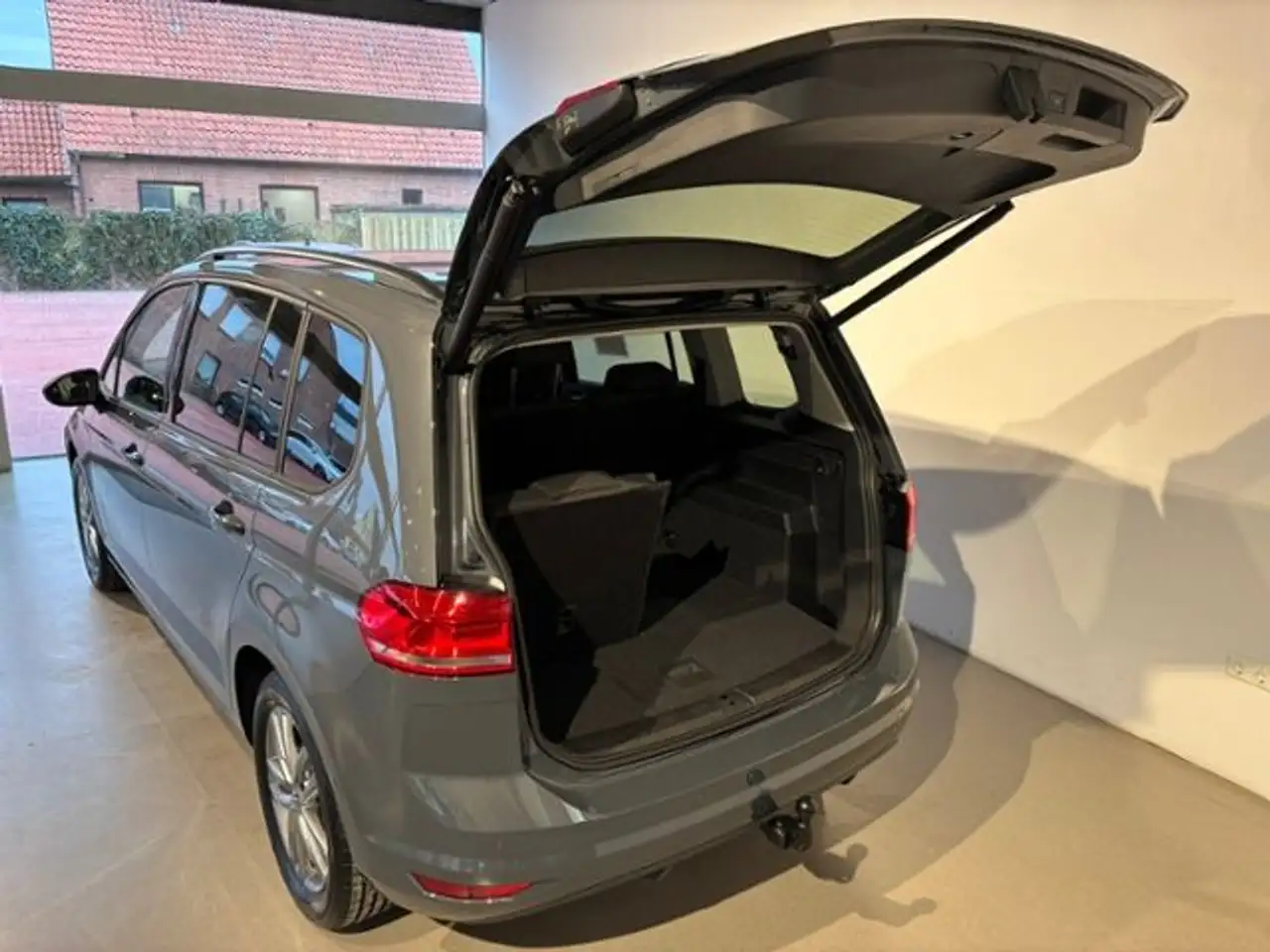 Volkswagen Touran 1.5 TSI Comfortline | AHK | 7-Sitzer | Na 11