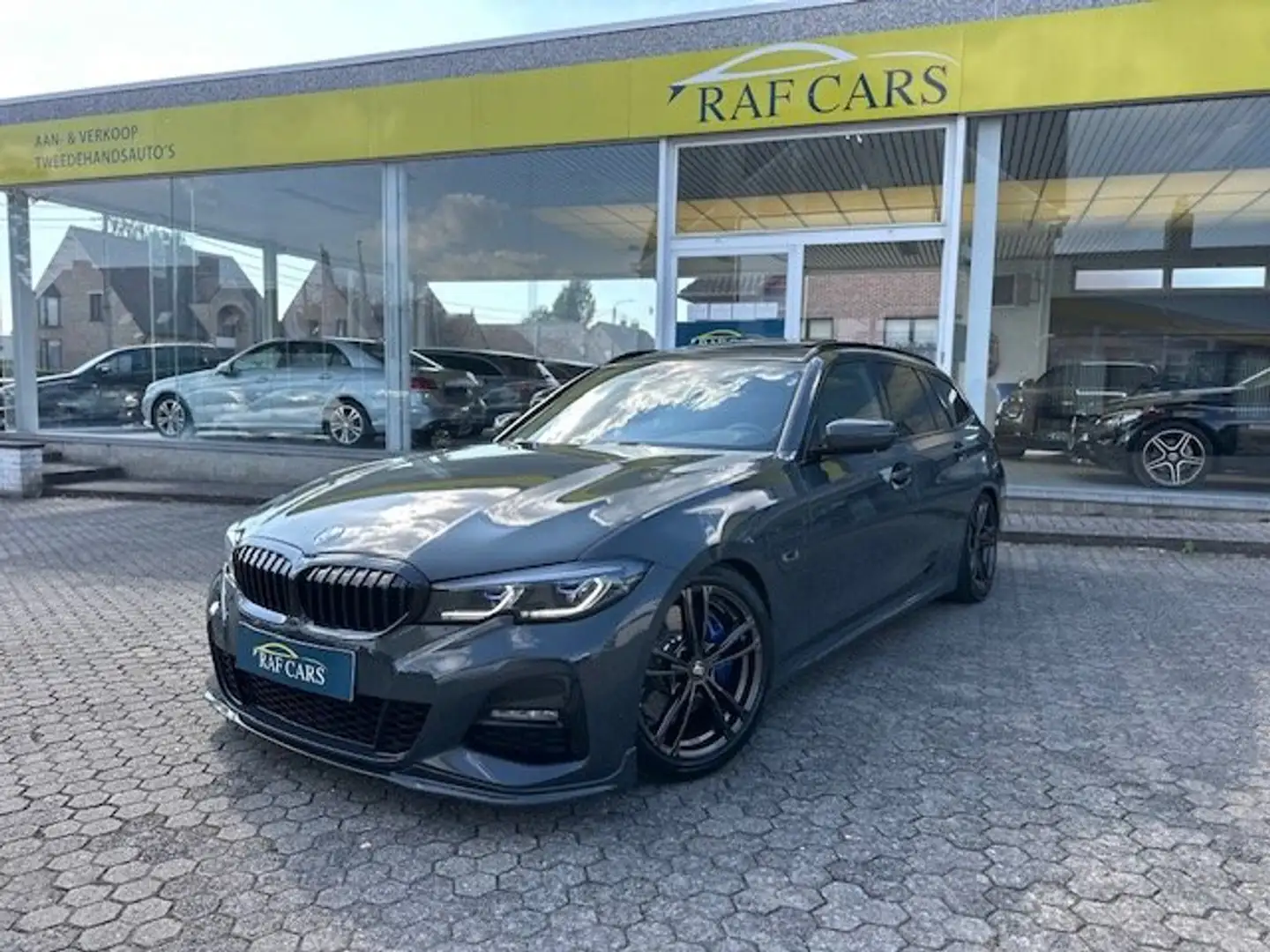 BMW 330 330e Touring Aut. M Sport | LASER | PANO | BTW! | Grijs - 1