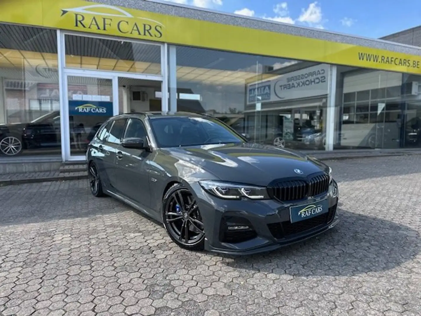 BMW 330 330e Touring Aut. M Sport | LASER | PANO | BTW! | Grijs - 2