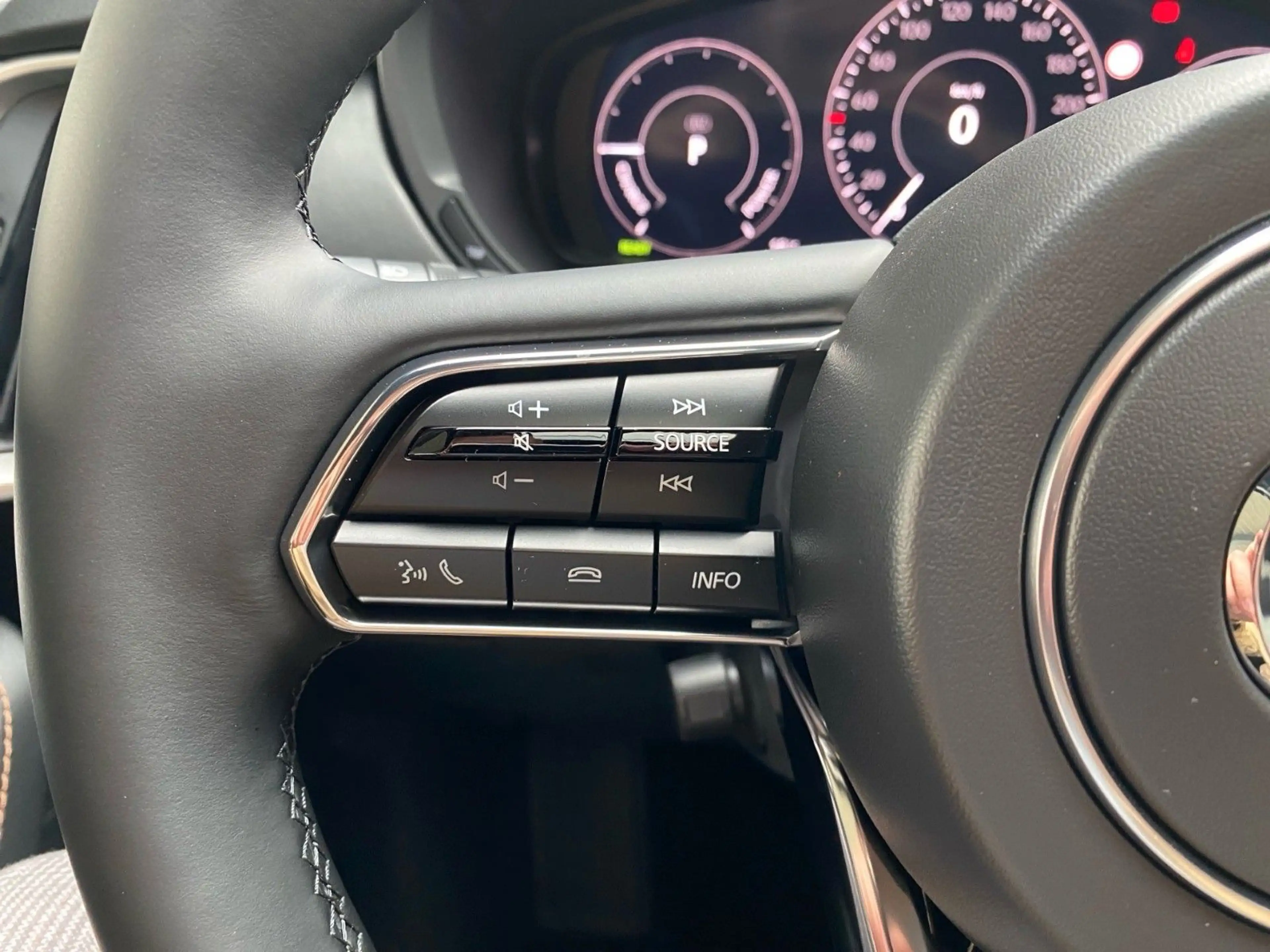 Mazda CX-80 Homura Plus Plug-InHybrid (PHEV) AWD — photo 11