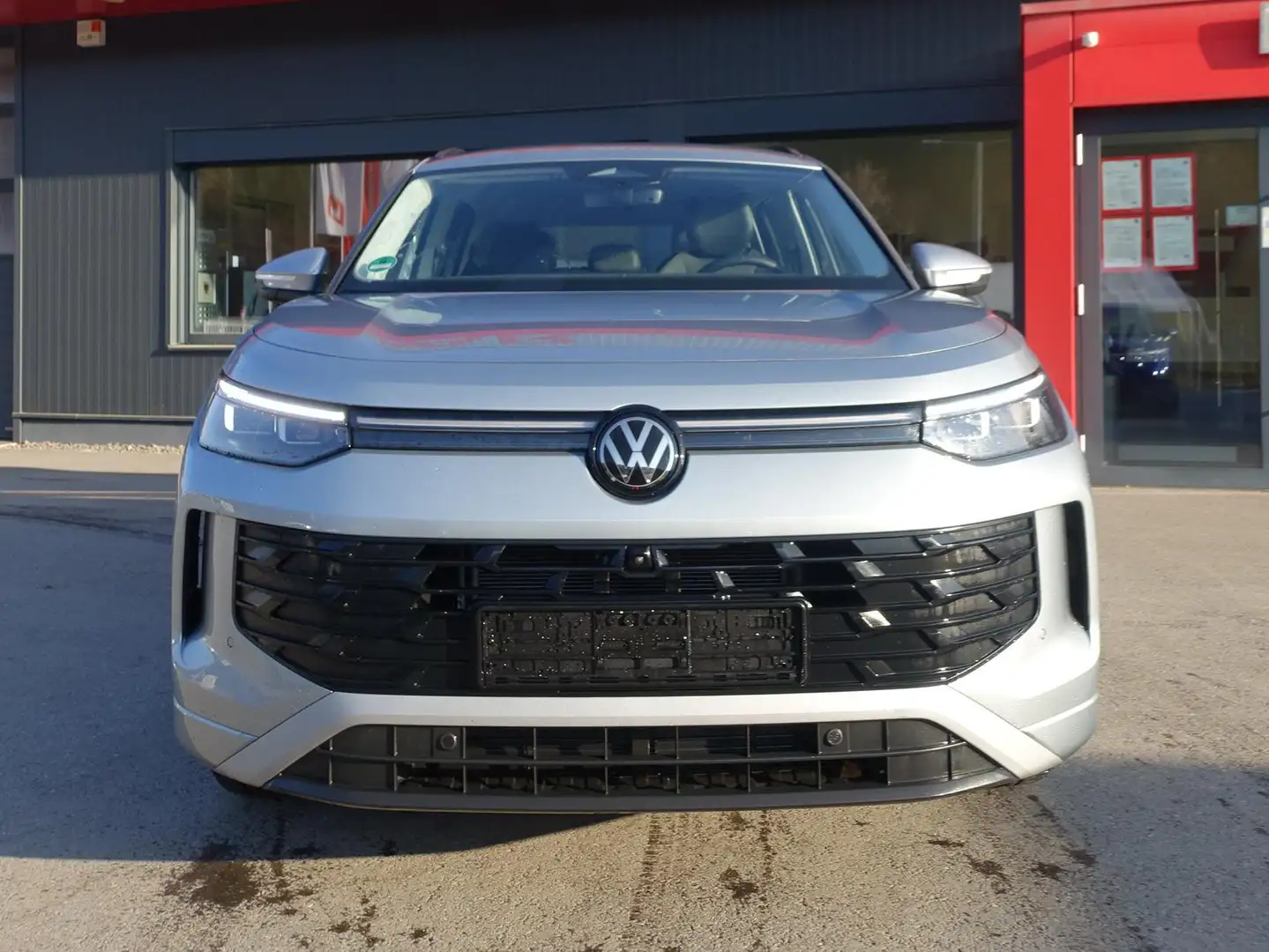 Volkswagen Tayron 1.5 eTSI Life "7-Sitze,Navi,AHV,LED" Grau - 2