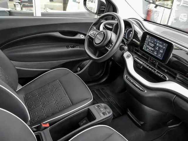 Fiat 500e view 3