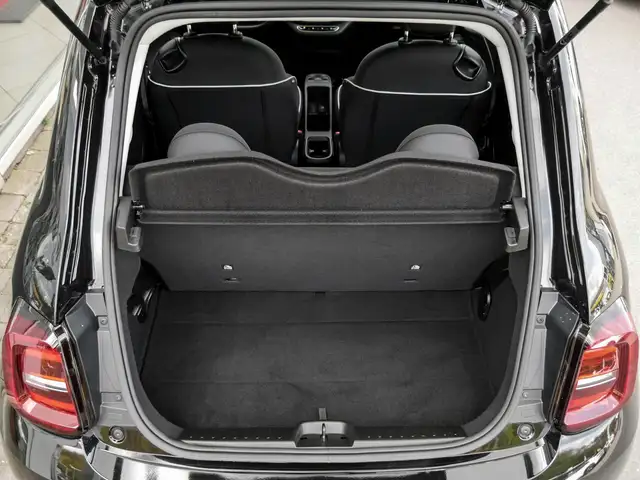 Fiat 500e view 14