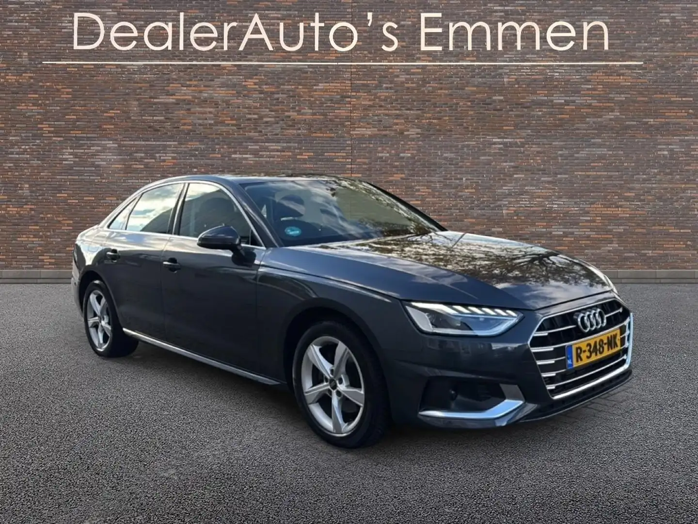 Audi A4 Limousine 35 TFSI 150PK ECC SPORTSTOELEN NAVIGATIE Grijs - 1