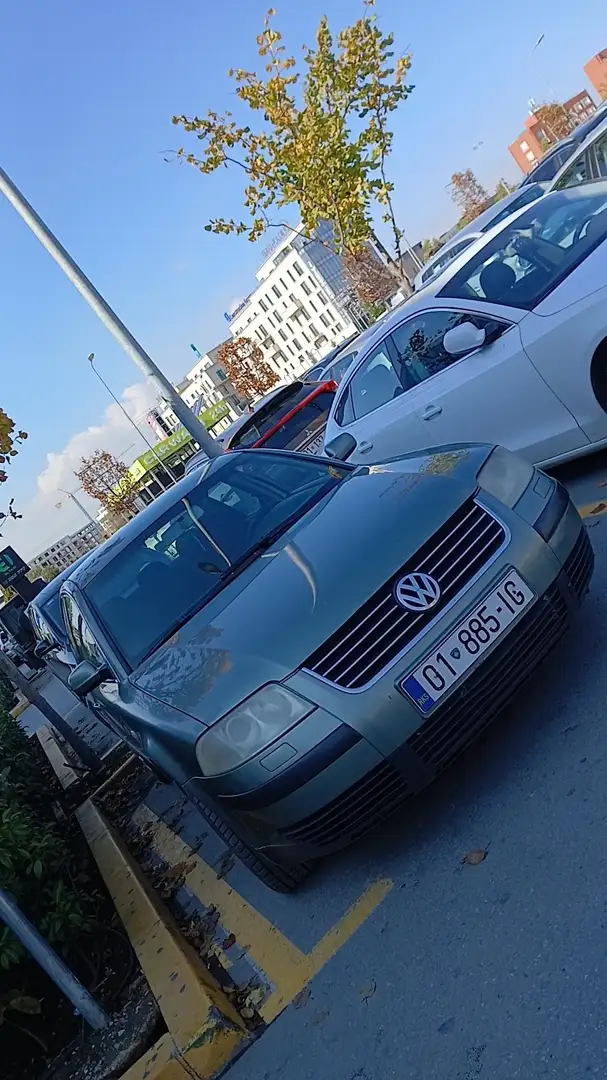 Volkswagen Passat 1.9 TDI Family - 1