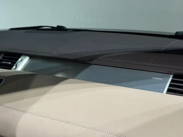 Land Rover Range Rover Evoque view 25