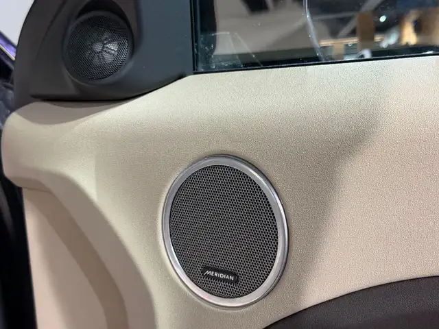Land Rover Range Rover Evoque view 26