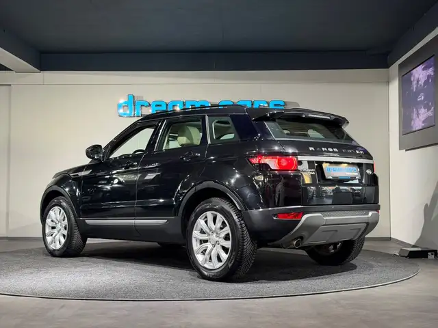 Land Rover Range Rover Evoque view 3