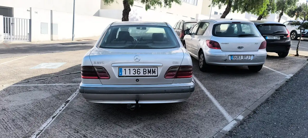 Mercedes-Benz E 270, foto 4