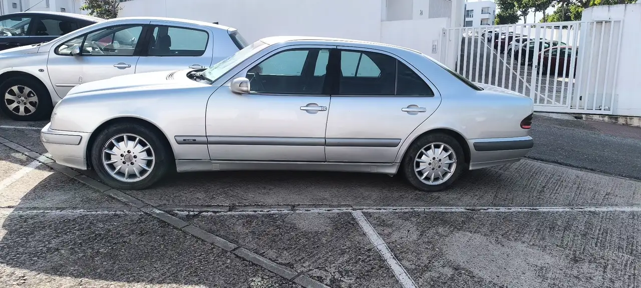 Mercedes-Benz E 270, foto 5