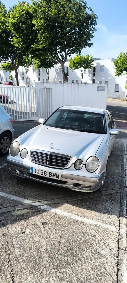 Mercedes-Benz E 270, foto 6