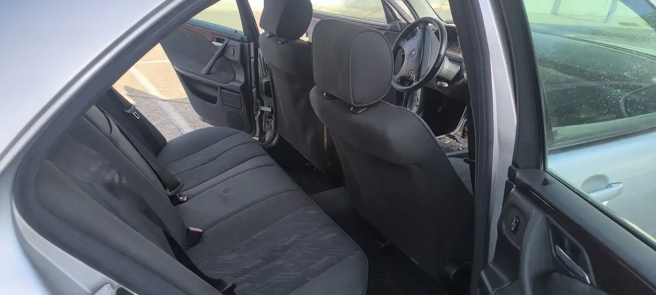 Mercedes-Benz E 270, foto 11