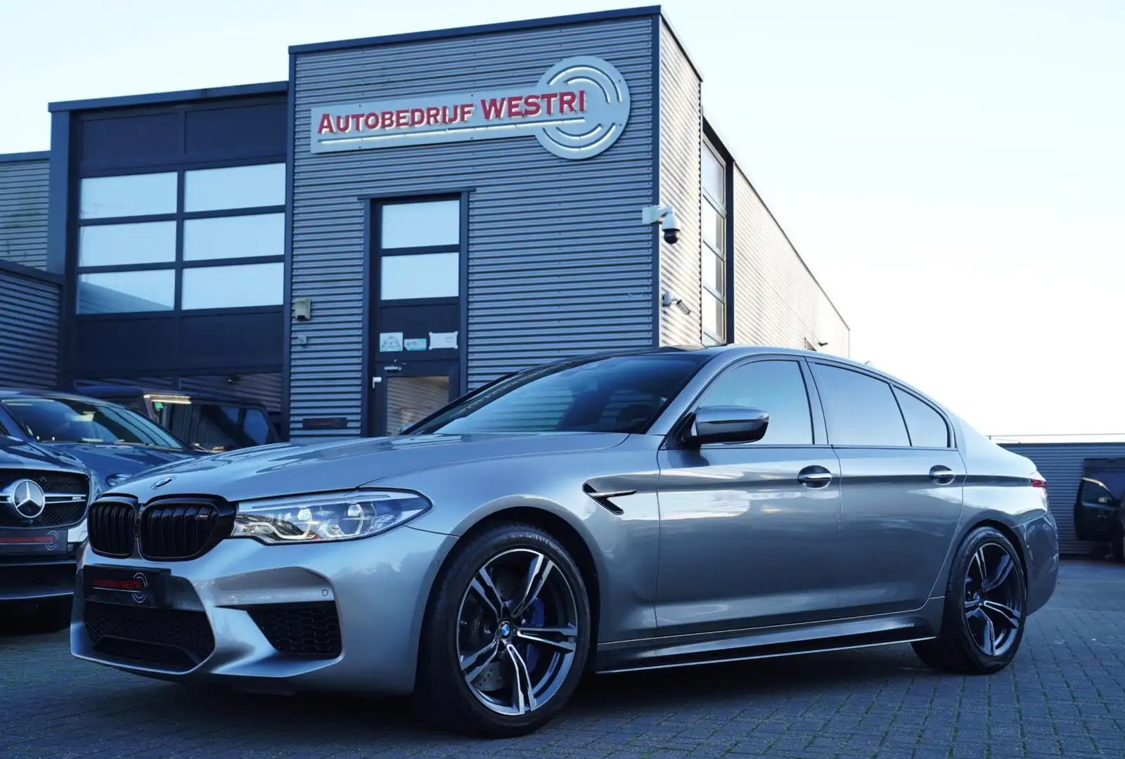 BMW M5 5-serie | Carbon | Harman/Kardon | Dealer onderhou Gris - 1