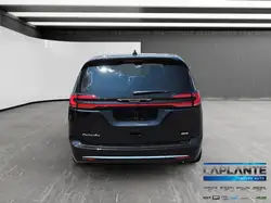 Chrysler Pacifica 2027