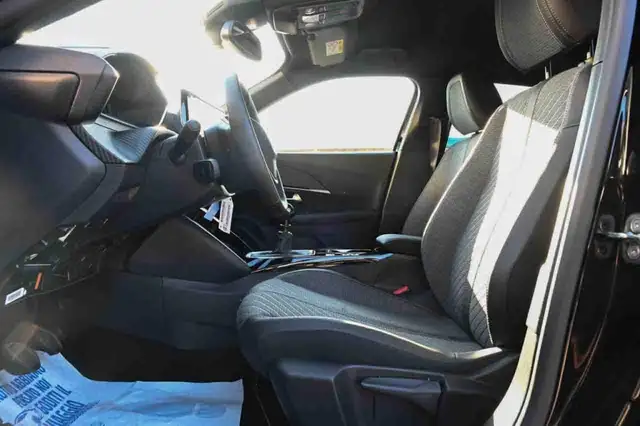 Peugeot 2008 view 9