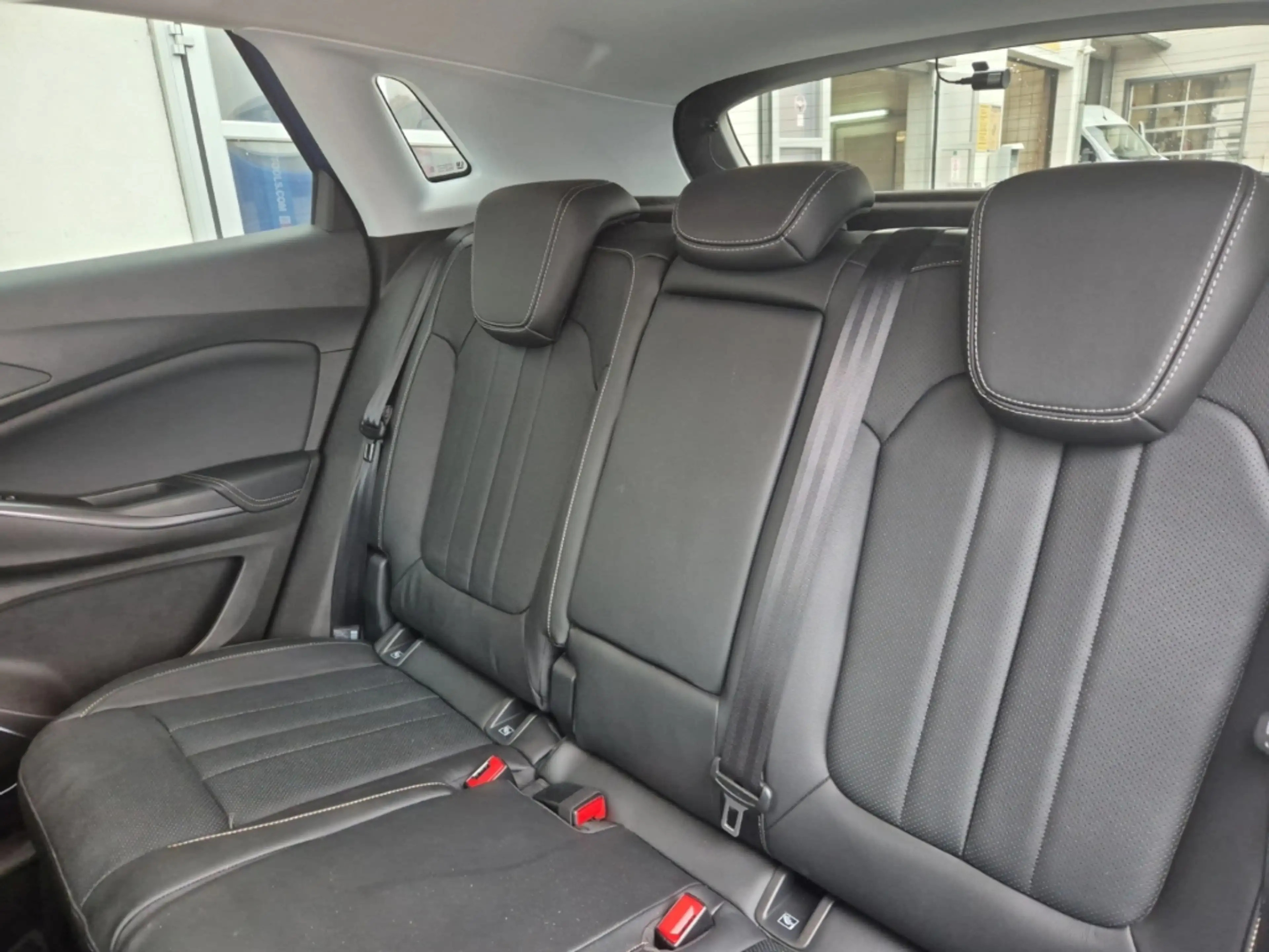 Opel Grandland X Business INNOVATION 1.6,Dashcam,Kamera+PDC,Klima — photo 11