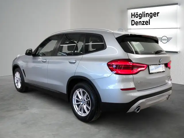 BMW X3 view 9