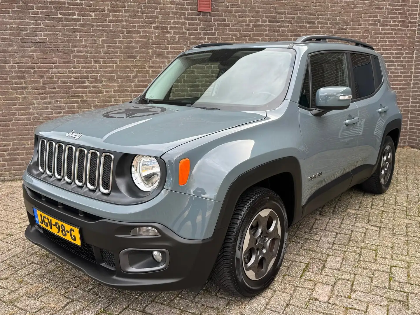 Jeep Renegade 1.4 140pk MultiAir Longitude Parkeersens. Cruise-C Grijs - 1