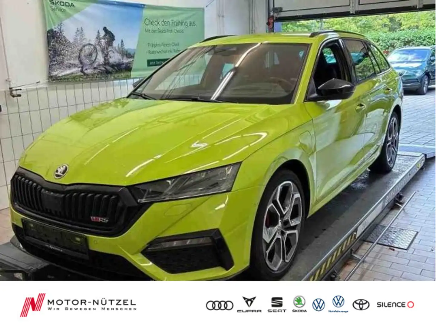 Skoda Octavia Combi RS iV MATRIX+NAVI+STDHZG+ACC+HuD Grün - 1