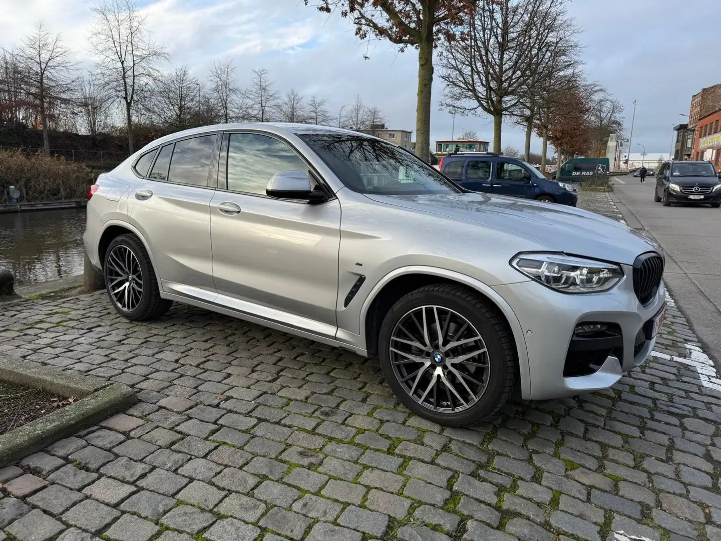 BMW X4 X4 xDrive20i Aut. xLine Argent - 1