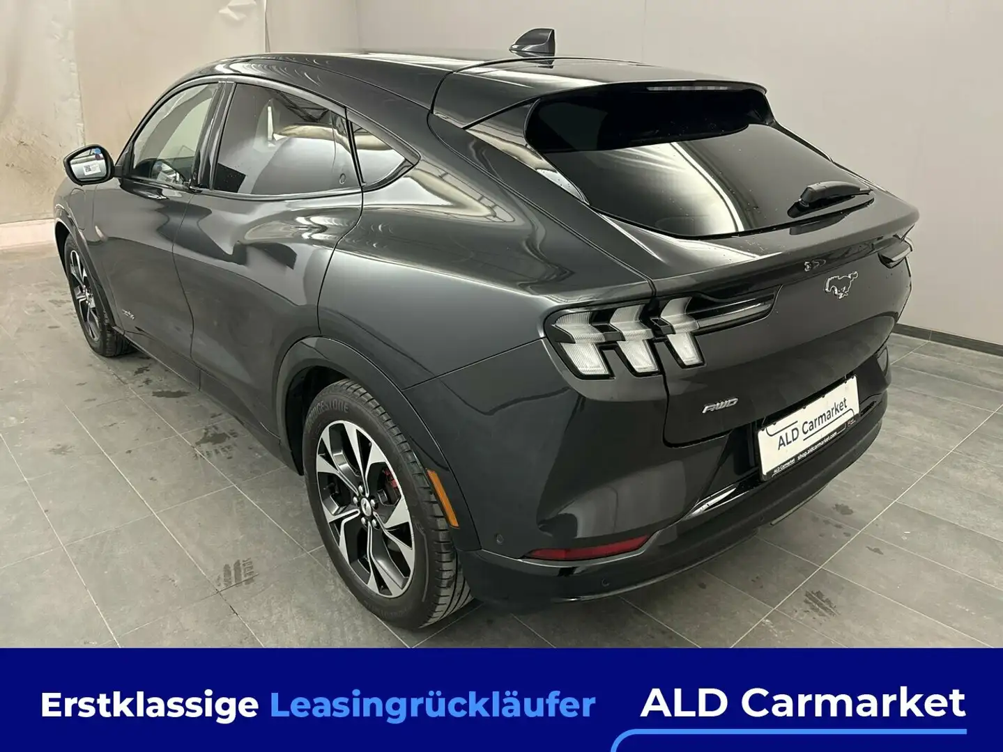 Ford Mustang Mach-E AWD Geschlossen, 5-türig, Direktantrieb, 1-Gang Grau - 2