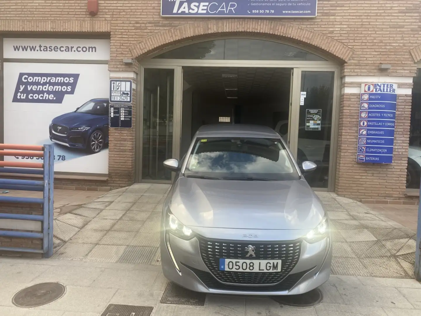Peugeot 208 1.5 BlueHDi S&S Active 100 Gris - 1