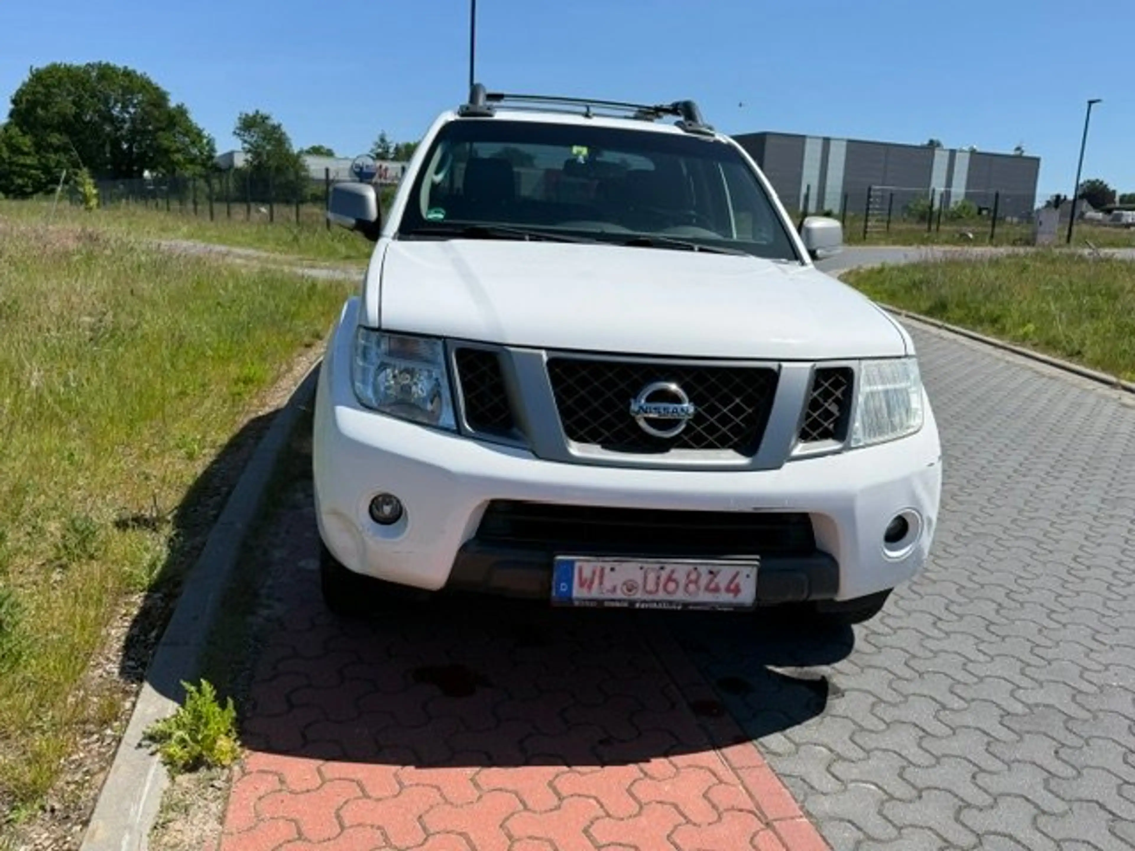 Nissan Navara Double Cab PLATINUM EVO 4X4 — photo 2